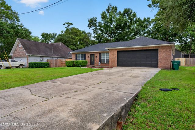 7832 Hilo Place, Diamondhead, MS 39525