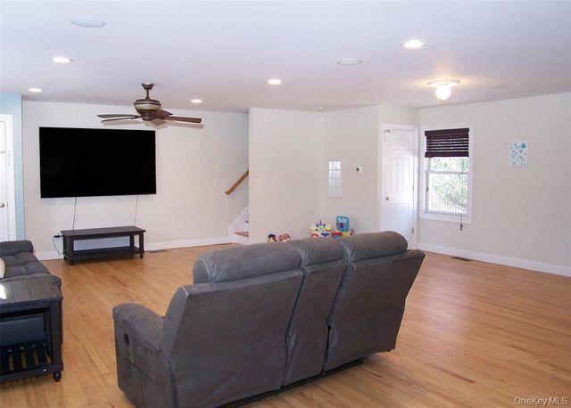 100 Lake Promenade, Ronkonkoma, NY 11779