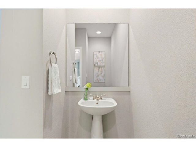 7020 W Virginia Pl, Lakewood, CO 80226