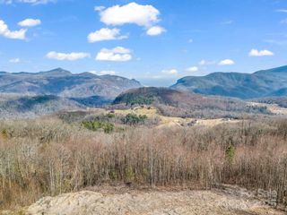 1233 Grand Oaks Drive, Hendersonville, NC 28792