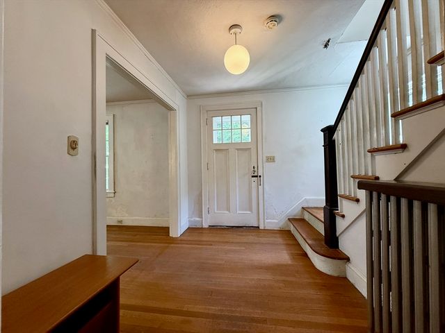 39 Hillside Rd, Northampton, MA 01060