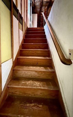 39 Hillside Rd, Northampton, MA 01060
