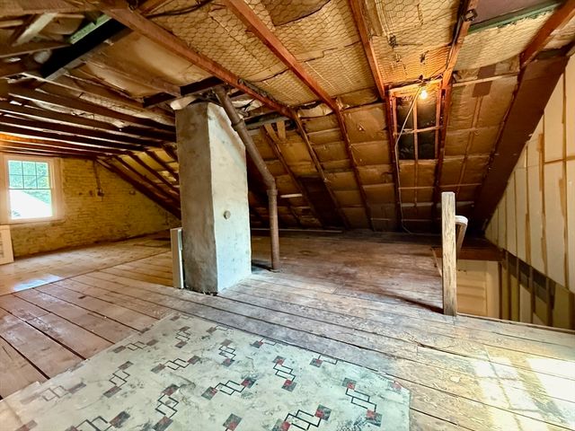 39 Hillside Rd, Northampton, MA 01060