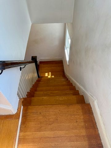 39 Hillside Rd, Northampton, MA 01060