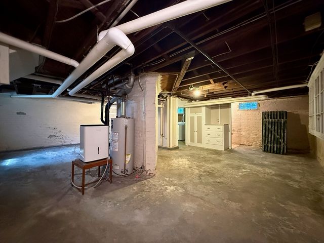 39 Hillside Rd, Northampton, MA 01060