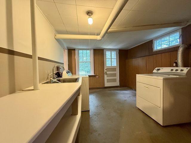 39 Hillside Rd, Northampton, MA 01060