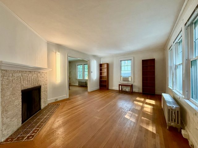 39 Hillside Rd, Northampton, MA 01060