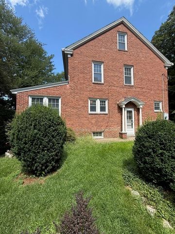 39 Hillside Rd, Northampton, MA 01060