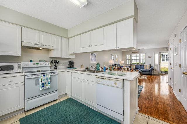 101 Barnwell St Apt 37B, North Myrtle Beach, SC 29582