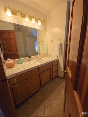 3404 Seclusion, Lake Isabella, CA 93240