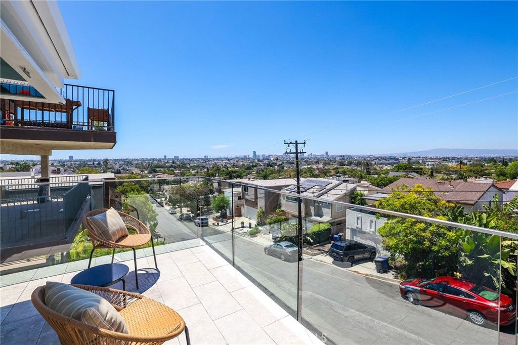 2076 Stanley Avenue, Signal Hill, CA 90755 — photo 2