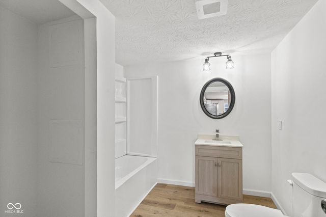 285 S Oak Street, Austin, IN 47102