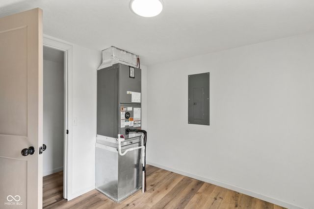 285 S Oak Street, Austin, IN 47102