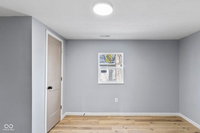 285 S Oak Street, Austin, IN 47102