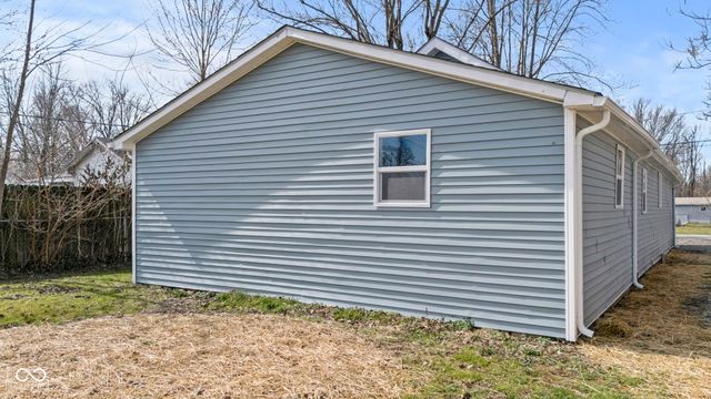 285 S Oak Street, Austin, IN 47102