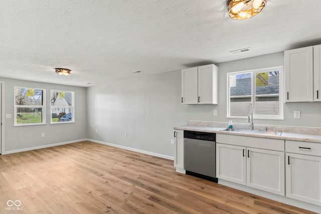 285 S Oak Street, Austin, IN 47102