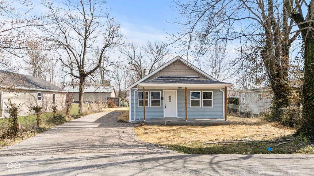 285 S Oak Street, Austin, IN 47102