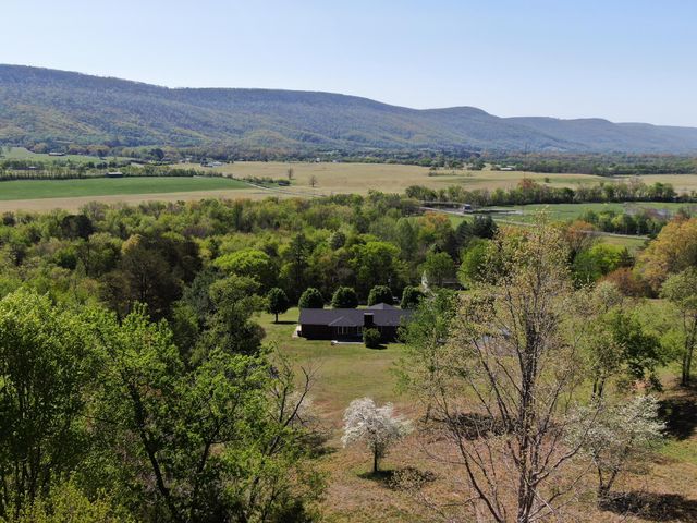 685 Lockhart Road, Dunlap, TN 37327