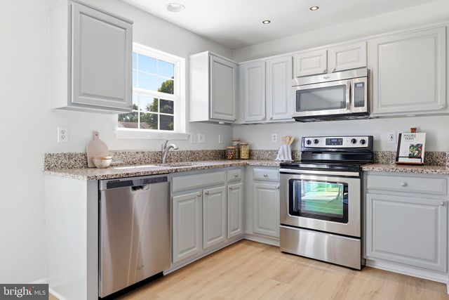 7011 VILLAGE STREAM PL, Gainesville, VA 20155