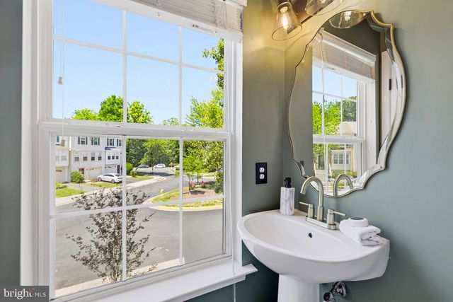 7011 VILLAGE STREAM PL, Gainesville, VA 20155