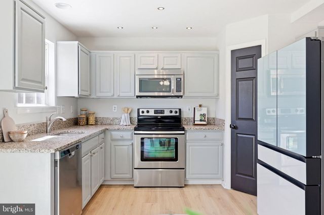 7011 VILLAGE STREAM PL, Gainesville, VA 20155