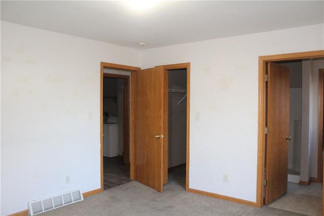 216 S Dalton Drive, Lone Jack, MO 64070