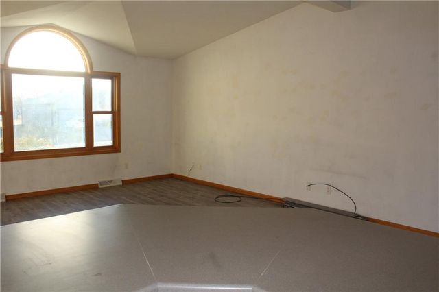 216 S Dalton Drive, Lone Jack, MO 64070