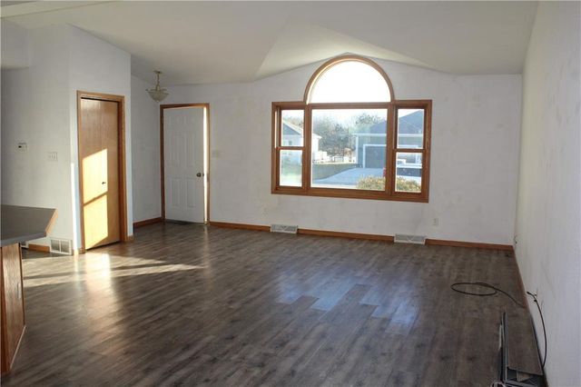 216 S Dalton Drive, Lone Jack, MO 64070