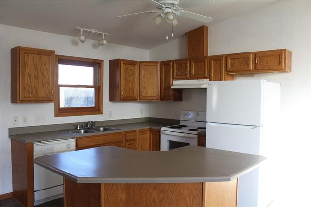 216 S Dalton Drive, Lone Jack, MO 64070