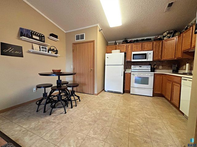 7430 S Louise Ave Avenue 301, Sioux Falls, SD 57108