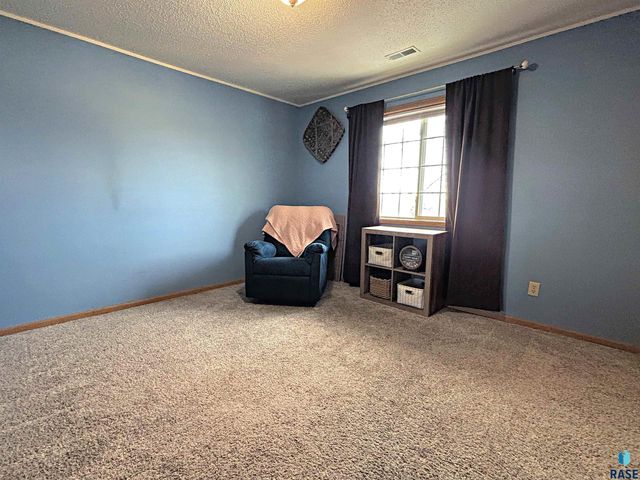 7430 S Louise Ave Avenue 301, Sioux Falls, SD 57108