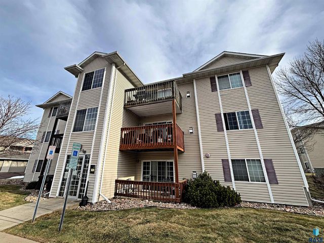 7430 S Louise Ave Avenue 301, Sioux Falls, SD 57108