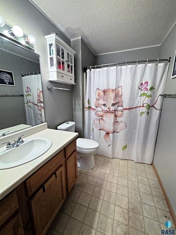 7430 S Louise Ave Avenue 301, Sioux Falls, SD 57108