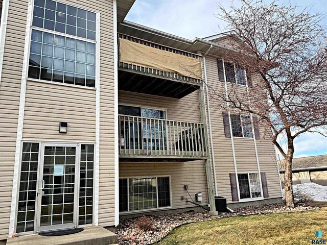 7430 S Louise Ave Avenue 301, Sioux Falls, SD 57108
