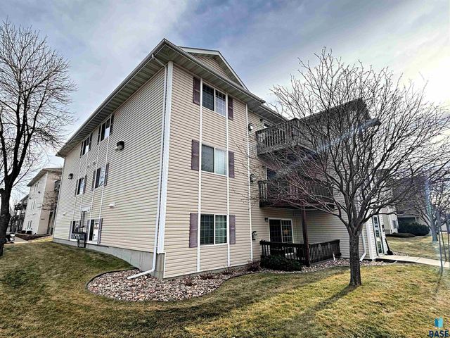7430 S Louise Ave Avenue 301, Sioux Falls, SD 57108