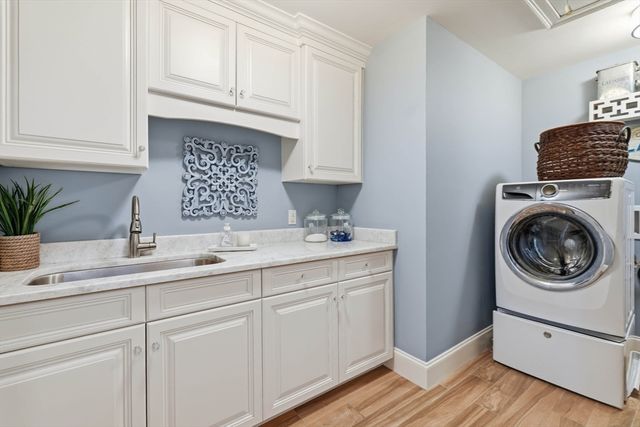 9 Ross Ln, Middleton, MA 01949