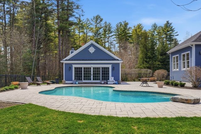 9 Ross Ln, Middleton, MA 01949