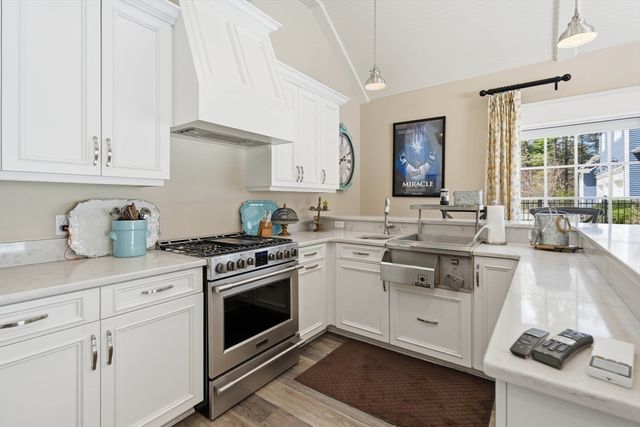 9 Ross Ln, Middleton, MA 01949