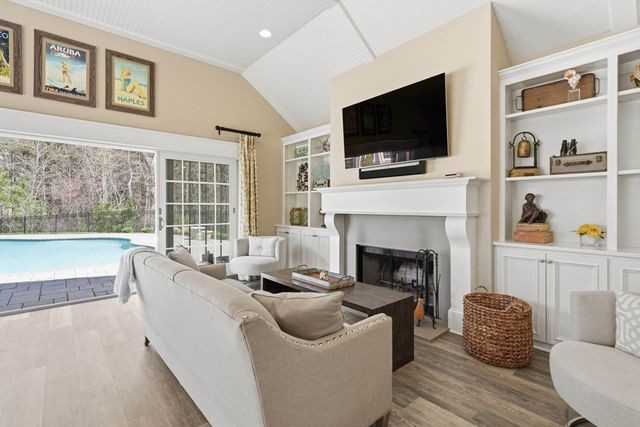 9 Ross Ln, Middleton, MA 01949