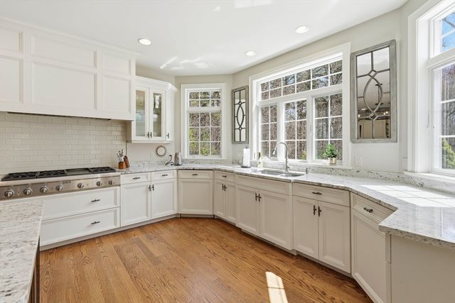 9 Ross Ln, Middleton, MA 01949