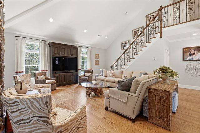9 Ross Ln, Middleton, MA 01949