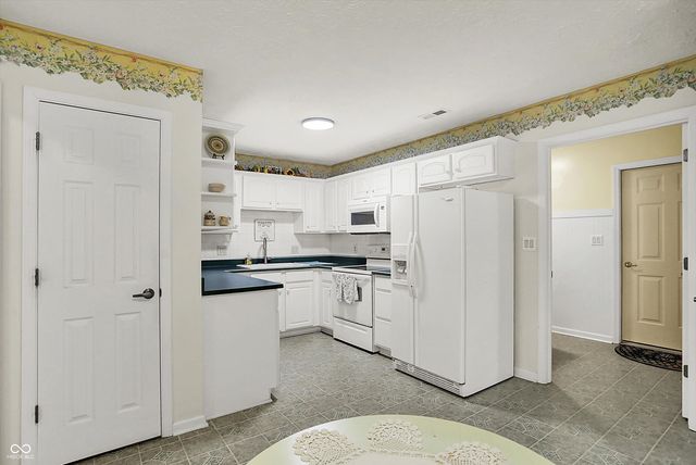 378 Camellia Lane, Bargersville, IN 46106