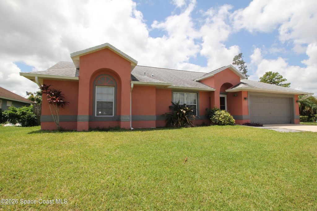 1660 Wake Forest Road NW, Palm Bay, FL 32907