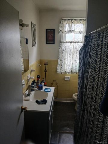2460 Canton Street, Detroit, MI 48207