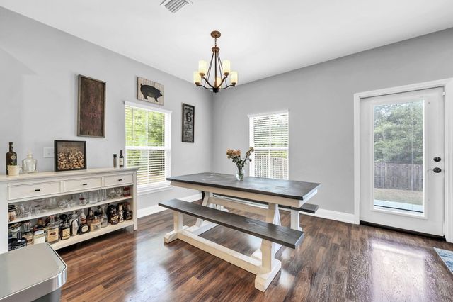 48 Avery Drive, Valparaiso, FL 32580
