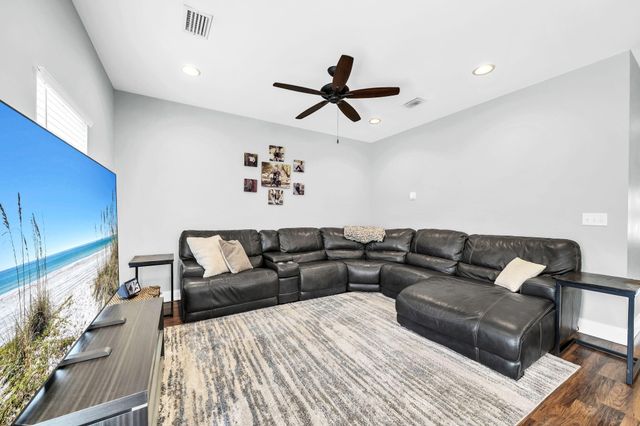 48 Avery Drive, Valparaiso, FL 32580