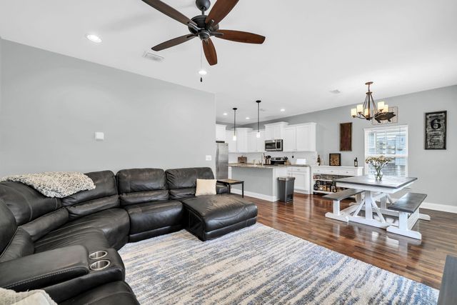 48 Avery Drive, Valparaiso, FL 32580