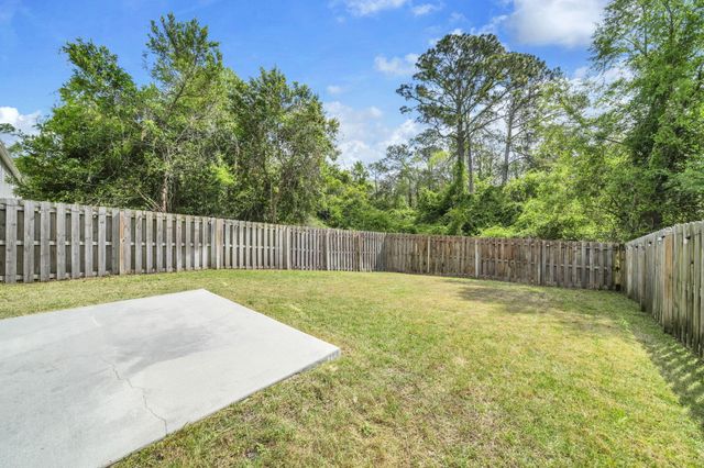48 Avery Drive, Valparaiso, FL 32580