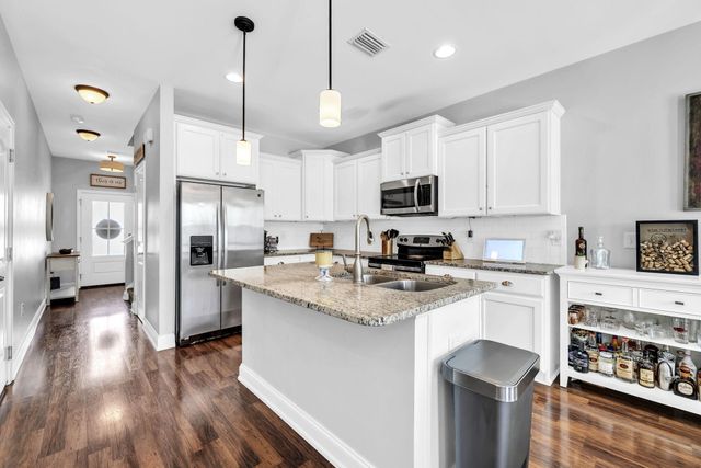 48 Avery Drive, Valparaiso, FL 32580