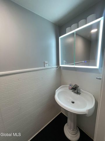 72 Park Street, Gloversville, NY 12078